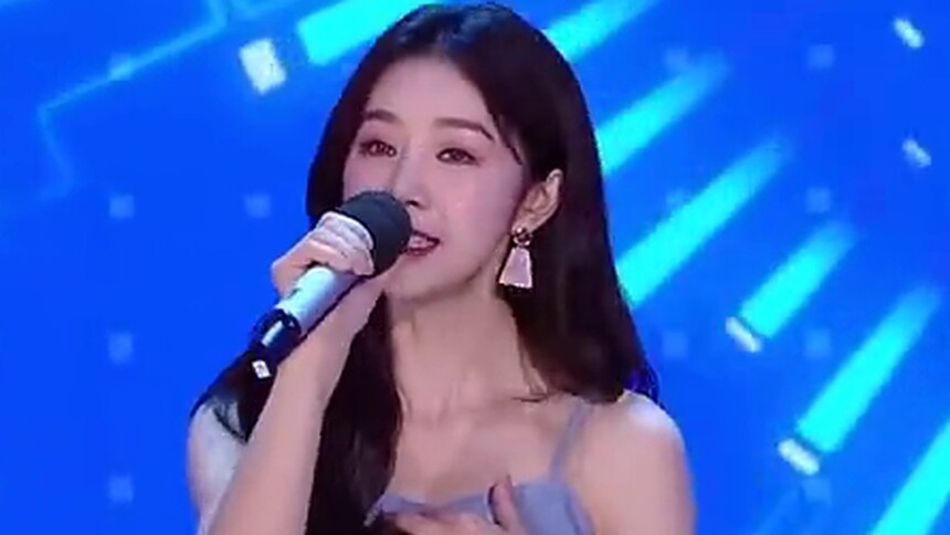 以韩团Fiestar出道的曹璐上《天天向上》啦 快来看美女唱歌！