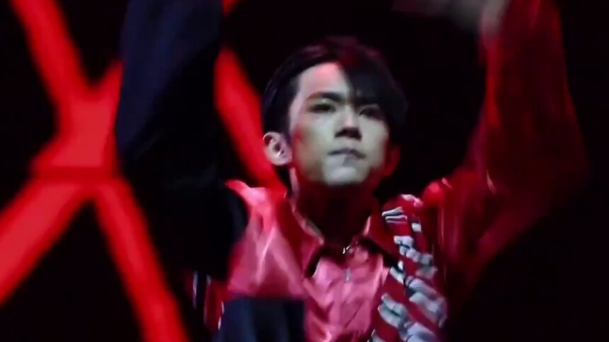 易烊千玺《红与白》舞蹈