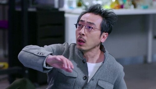小七崩溃！陆总闯入实验室