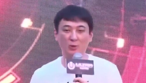 国民老公王思聪个站首曝光！站姐都是什么人？