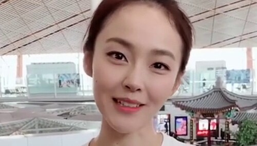 张佳宁巴黎时装周清纯大气，灵气逼人！