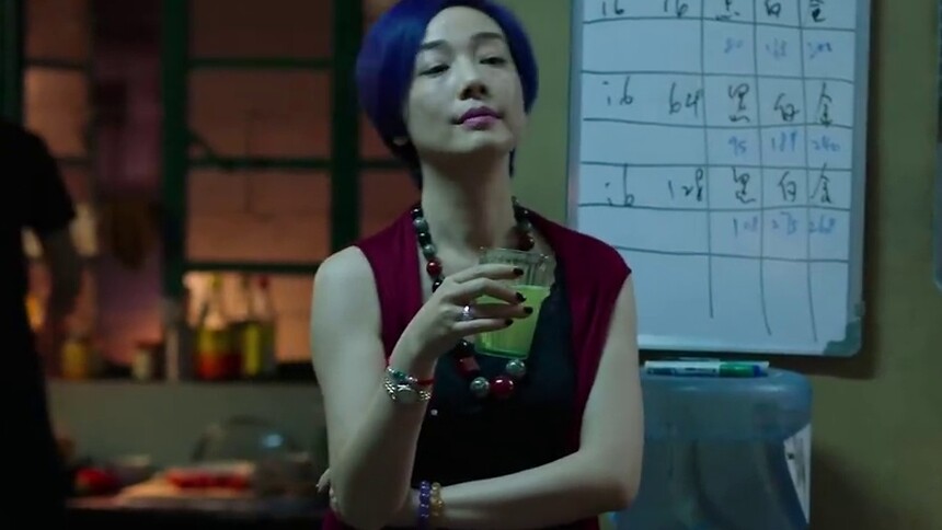 《过春天》片段：佩佩加入花姐的走私集团