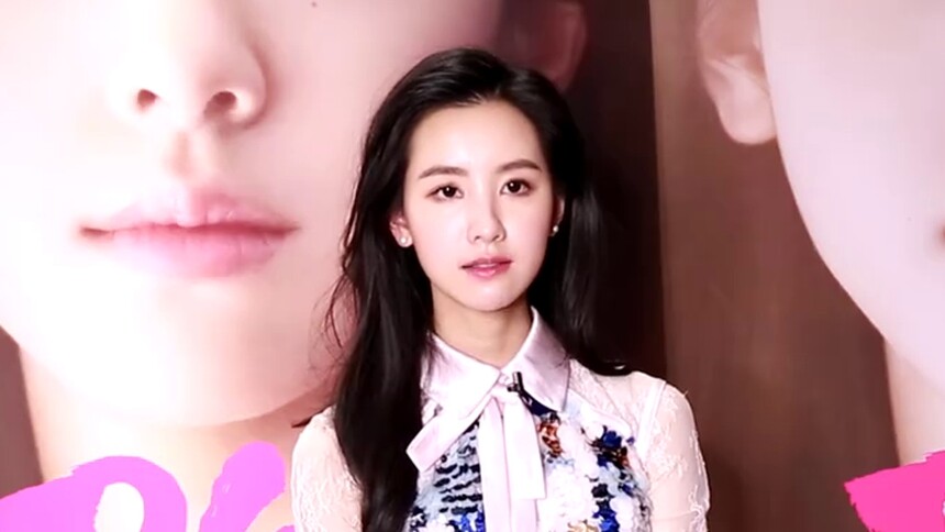 《双生》“黑化”特辑 陈都灵柔美亮相解读双生密码