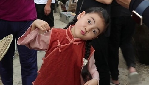 高萌预警！机灵鬼小妹化身猪八戒超可爱