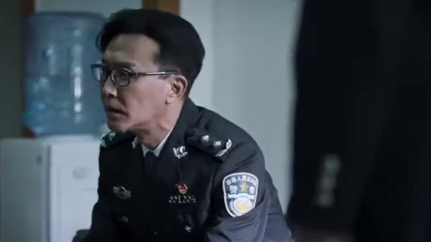 不愧是老戏骨，吴刚那些细微的肢体语言表演真的太厉害了！