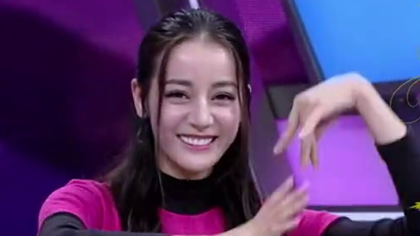 谢娜马苏火拼舞后宝座 热巴美艳异域舞强势吸睛
