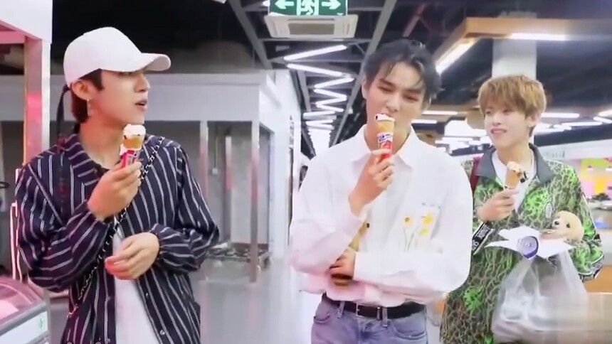 菜市场大爷三人组胡春杨何昶希夏瀚宇，胡春杨茭白和笋傻傻分不清楚