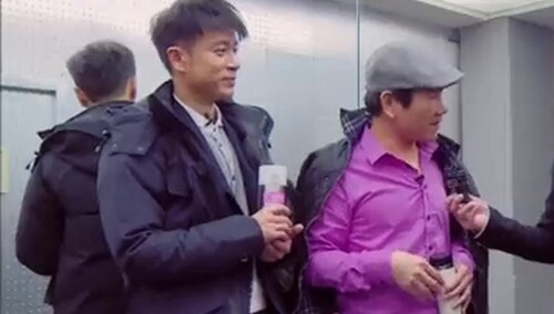 黄国伦夫妻档搞怪出镜 赵传李克勤惨遭疯狂调侃