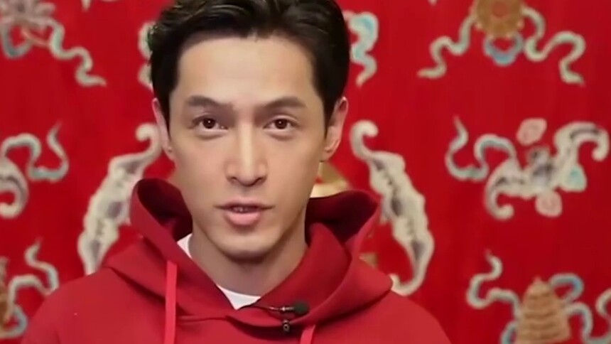 胡歌坦言第一次见闫妮很有印象，闫妮发问：你为什么不追我？