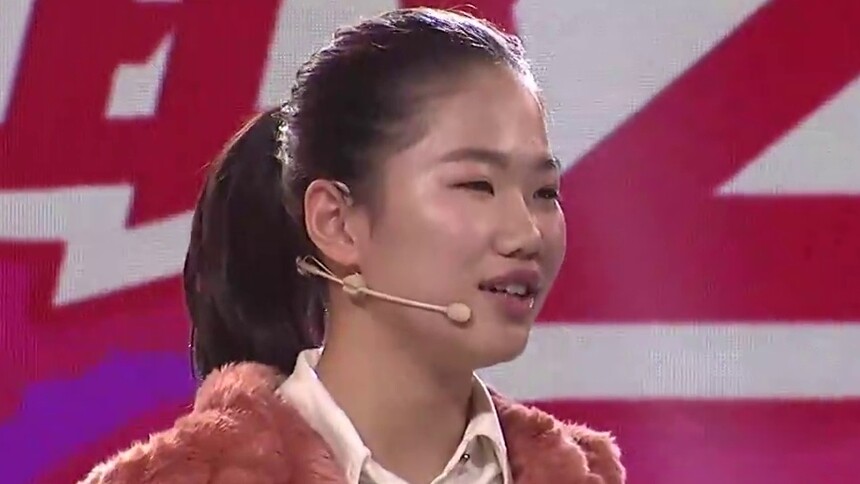 选手不计形象模仿方家翊 行走的夜壶扭动如鳗鱼称“我最美”