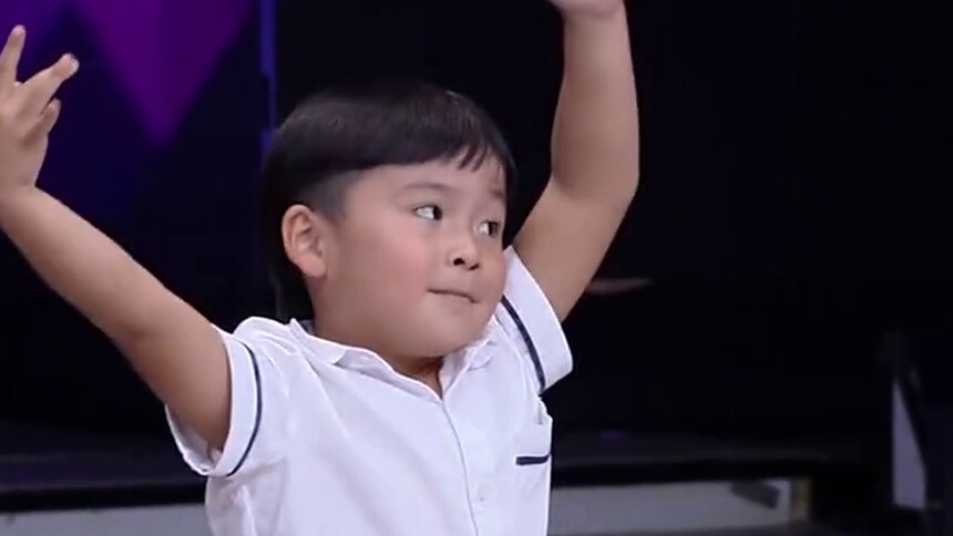奶奶带大的！广场舞神童优雅舞姿完胜娜姐