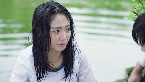 《班长“殿下”》第36集看点：顾少失忆 苏年年难过跳河！