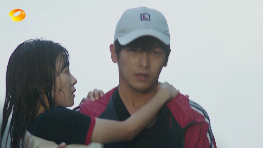 《奋斗吧，少年》第24集看点：路夏雨中公主抱齐瑛