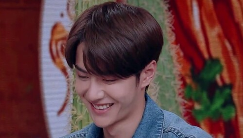 王甜甜赚到了！王一博拍黄瓜成功换到钱枫糟黄鱼 开心到飞起