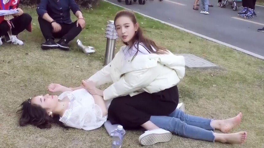 《浅情人不知》花絮：康宁式“逮捕”钟妙丽