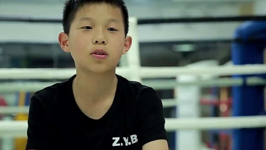 潇湘身边事：一拳破5板，看少年拳王显身手