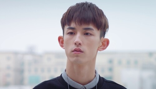 《惹上冷殿下 VIP青春典藏版》02篇：不打不相识！青青误成司徒枫私人助理