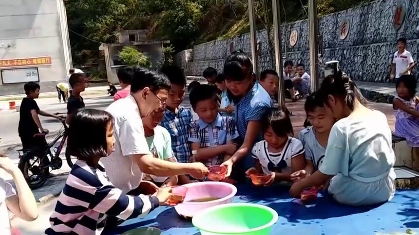 最美科技工作者 陈富昌：坚守农村教育55年