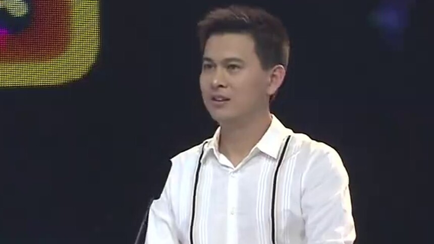 魏哲浩YOYO答题眼神交流甜蜜满分