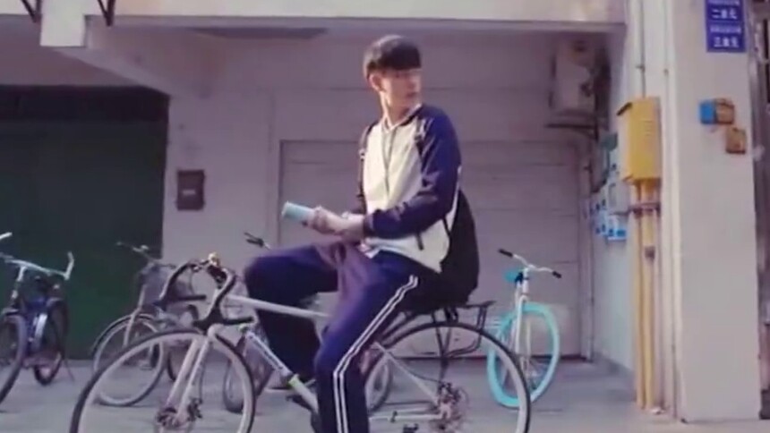 又是一年开学季，校服少年白敬亭、吴磊杨洋、刘昊然混剪！青春的样子真是太美好啦