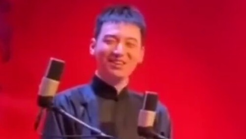 【爆笑生活小剧场】王九龙如今在台上专注于逗张九龄笑 ，讨论吃鸡P城市长有几个？