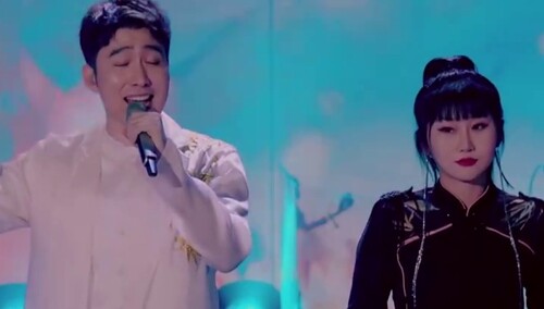 纯享：张晓涵张弛演唱《缘分一道桥》 融入戏曲唱腔韵味满满