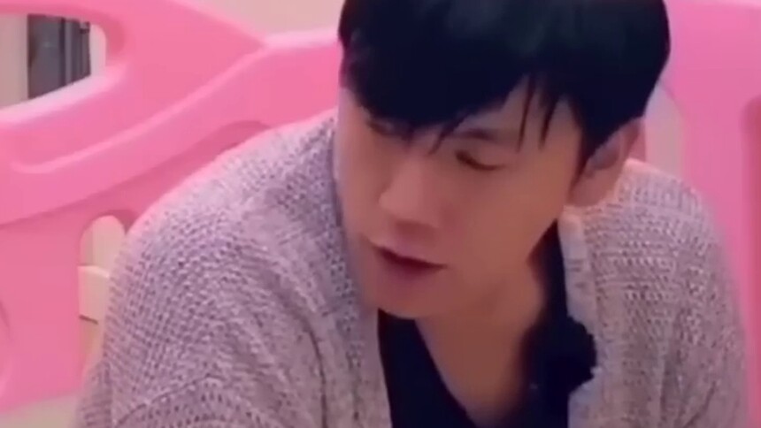 秦昊和伊能静高能互怼日常！看来伊能静姐姐只有秦老师能降服！