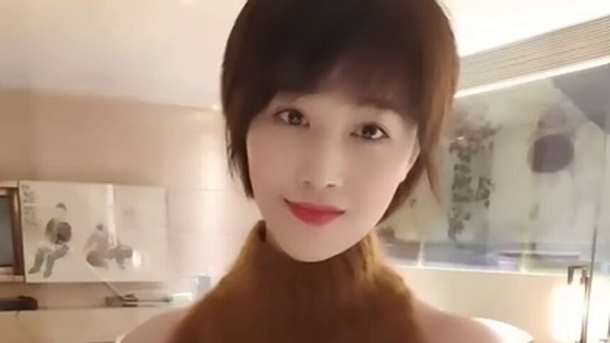 蓝盈莹弹唱《喜欢你》