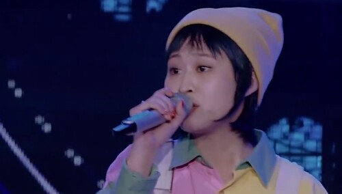 纯享：曾敏杰演唱《淋雨一直走》略带沙哑的温柔声线打动嘉宾