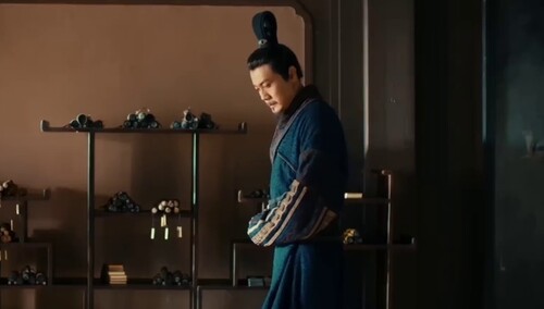 谁提出了“朱出墨入”的记账程式，后演变为现在的“红头文件”？