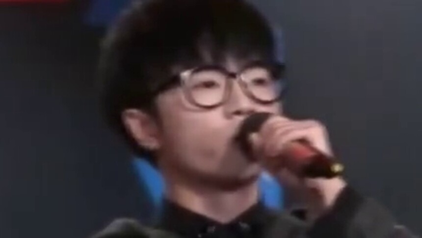 华晨宇&欧豪&白举纲演绎《追梦赤子心》