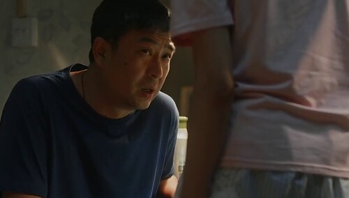 《装台》独家花絮：张嘉益老干部打架秒怂秒打脸