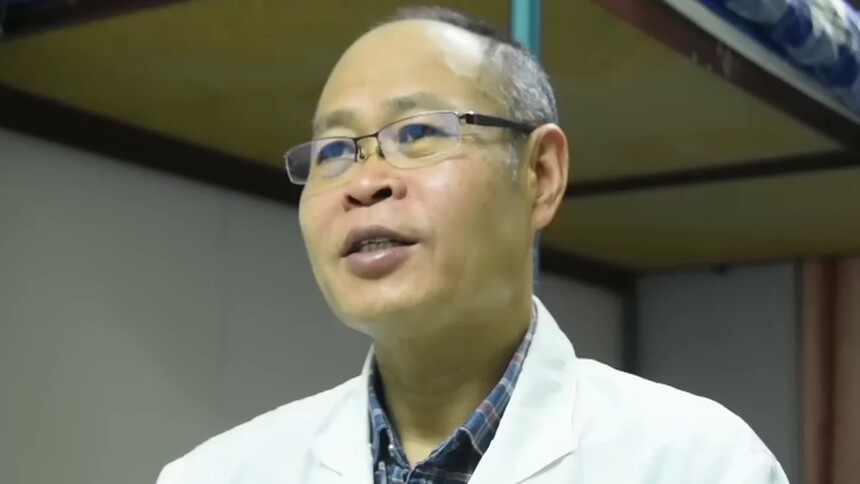 全国先进工作者李秀忠：为良师 做良医