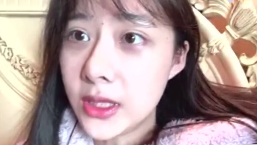 曹曦月特辑：素颜含泪为家乡武汉送祝福 宅家厨艺大涨变“厨娘”