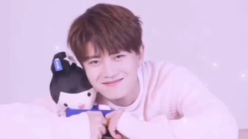 任嘉伦：100秒心动笑颜挑战！