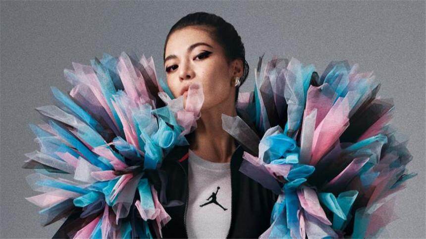 【ELLE】钟楚曦：无人设，自由过