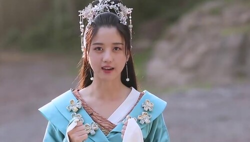 《山寨小萌主》李凯馨表白篇：常乐在线cue你做她的“压寨相公”