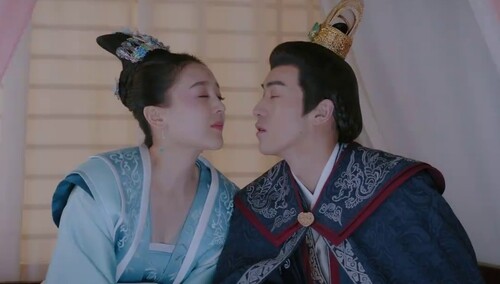 《手可摘星辰》第17集看点：杨墨讨亲亲？