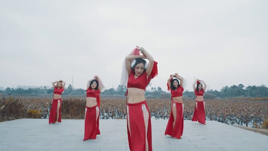 【单色舞蹈】(成都)春熙路馆14期吉玛东方舞精进班学员作品 - 何源