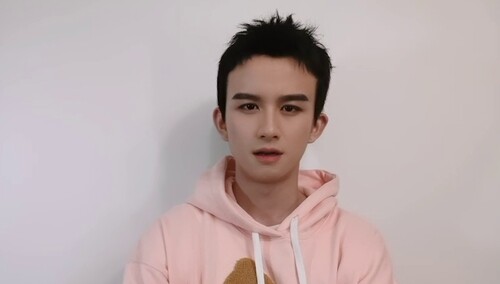 漆培鑫来剧透！杨子安发现依依女扮男装