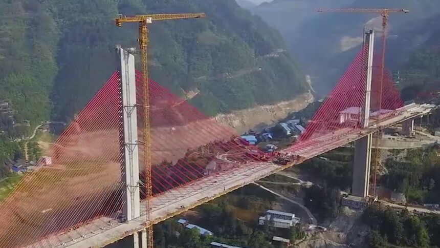 贵州剑榕高速清水江特大桥合龙