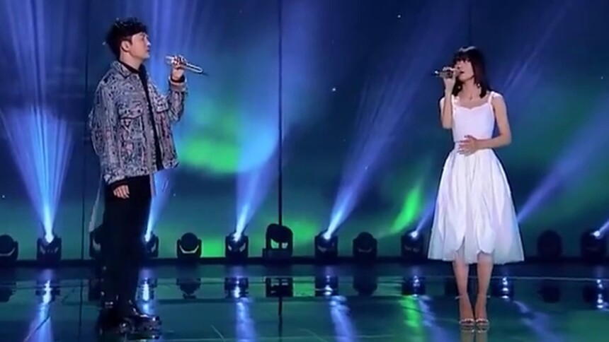 火箭少女101舞台：段奥娟 苏有朋 《飞》