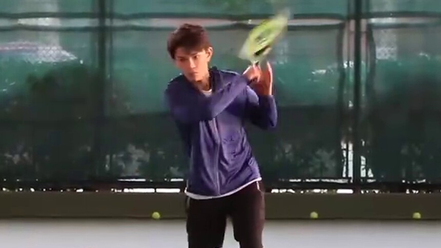 《韫色过浓》丁禹兮X张予曦：完颜洛绒教丁禹兮打网球 运动双子赏心悦目