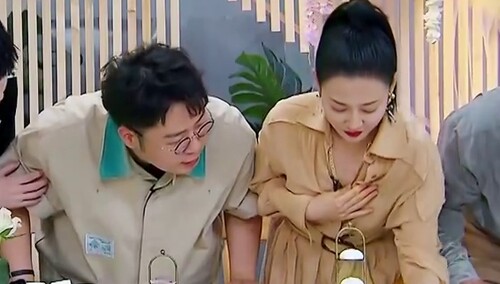 玩大了！谭卓海涛用牙齿啃铁架，为神探尊严拼了