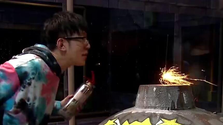 不愧是武林高手的徒弟！于洋武力全开 上演花式拆弹