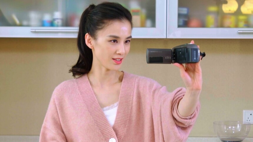 黄圣依为孩子自制野营餐