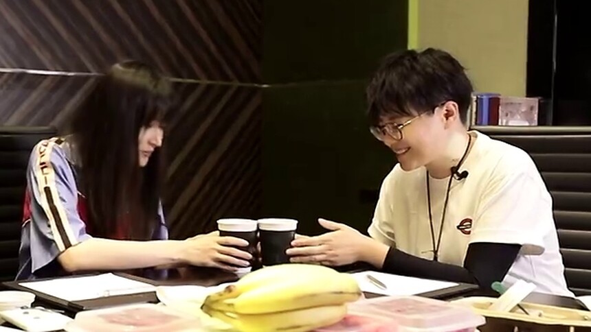 《幻乐之城》独家彩蛋：张天爱彭宥纶互干苦瓜汁
