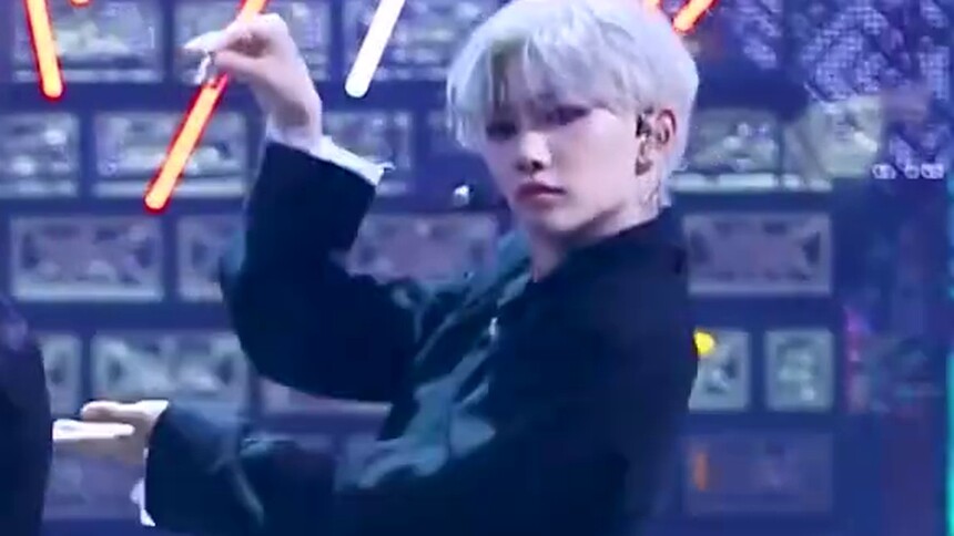 Stray kids 李龙馥 Felix 个人直拍《神menu》