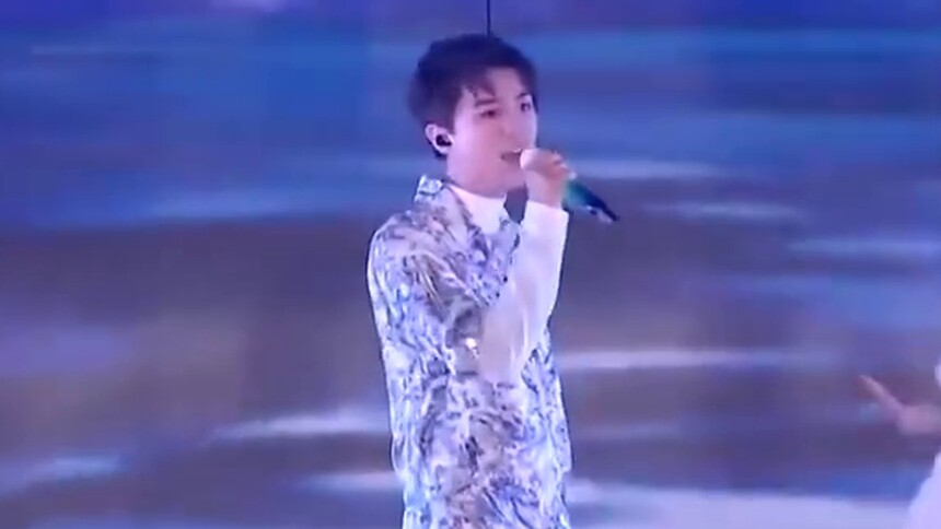 【王俊凯｜个人唱歌舞台合集】无边界演唱会《流星》