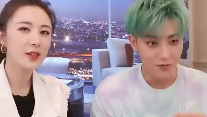 黄子韬：薇娅一说话我就害羞 今天是甜系韬哥